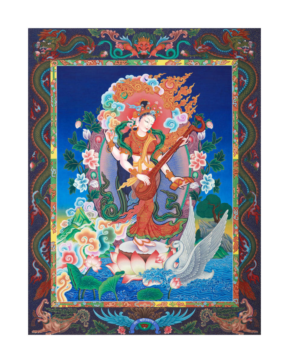 Free Body Art On Hand Photo — High Res Pictures, image size:956x1200